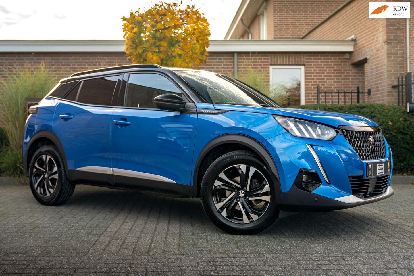 Peugeot 2008 - 1.2 PureTech GT-line 131 PK Aut. Camera Sfeerverl. Half/Leer i-Cockpit LED 17'' - AutoWereld.nl