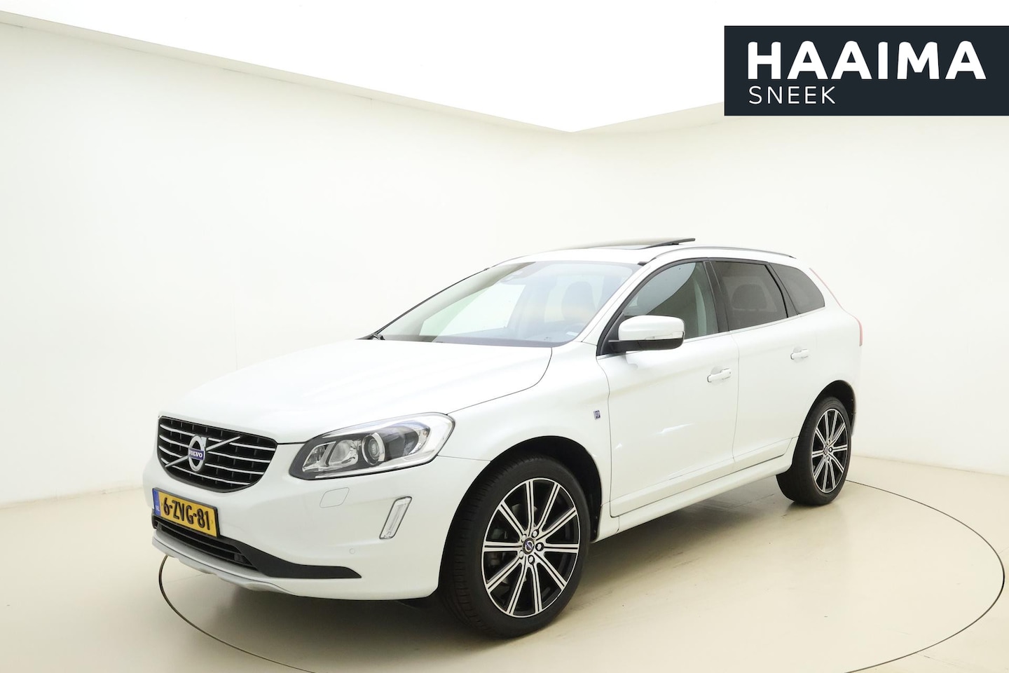 Volvo XC60 - 2.0 T5 FWD Ocean Race 245pk | Panorama dak | Elektrische stoelen | Verwarmde voorruit | St - AutoWereld.nl
