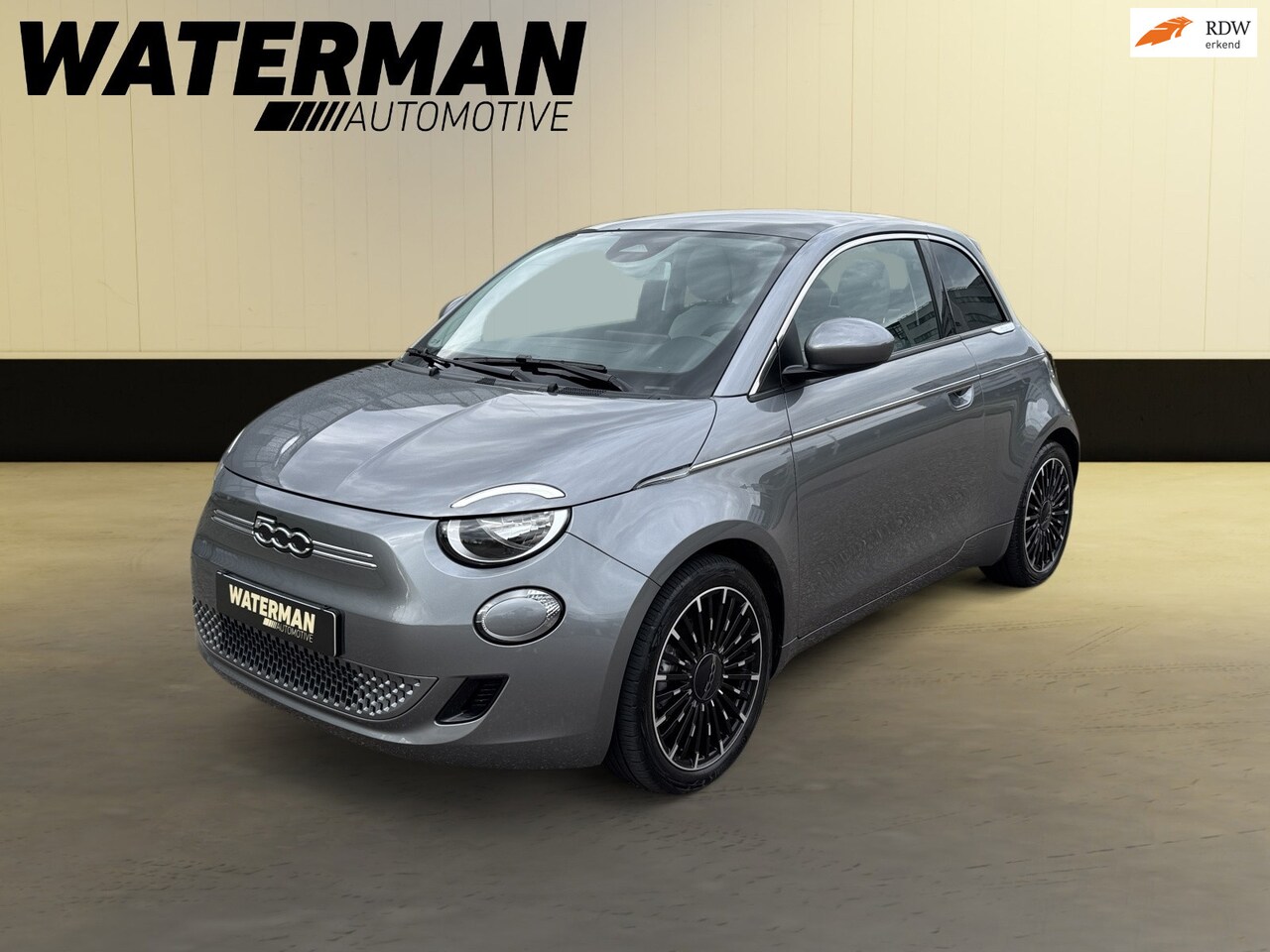 Fiat 500e - ICON+ 42 kWh Soh 100%/PANO/CAMERA/KEYLESS/LED/17"INCH/CARPLAY/CRUISE-CONTROL - AutoWereld.nl