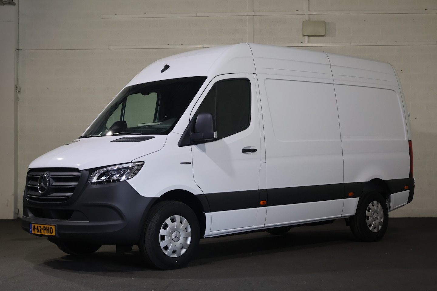Mercedes-Benz eSprinter - 320 81 KWh L2 H2 - AutoWereld.nl
