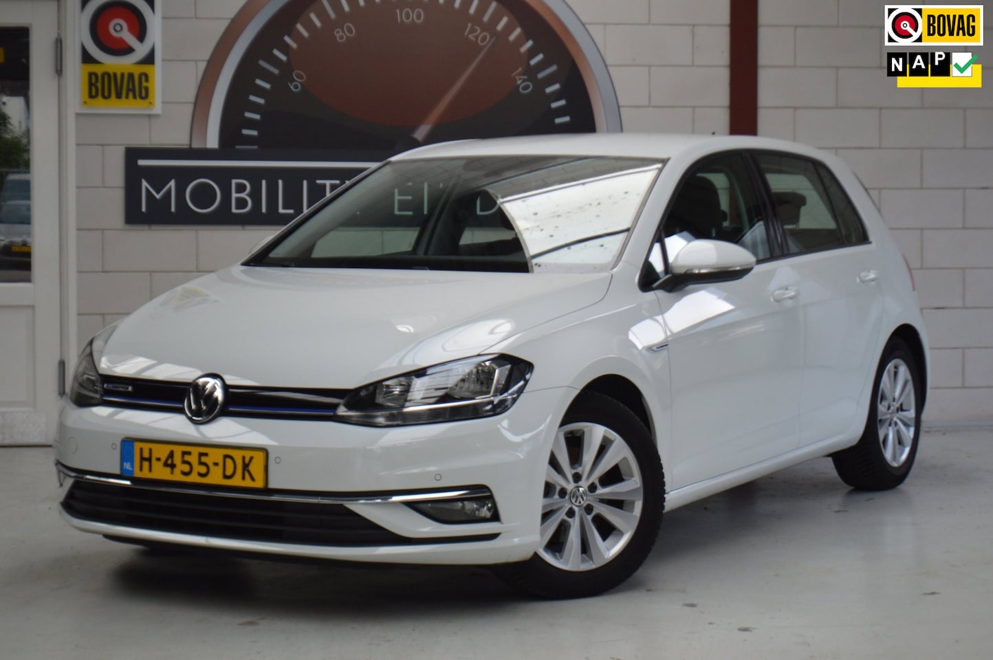Volkswagen Golf - 1.5 TSI Comf, NAVI, ADAPT-CRUISE, ALL-SEASON, Carplay - AutoWereld.nl