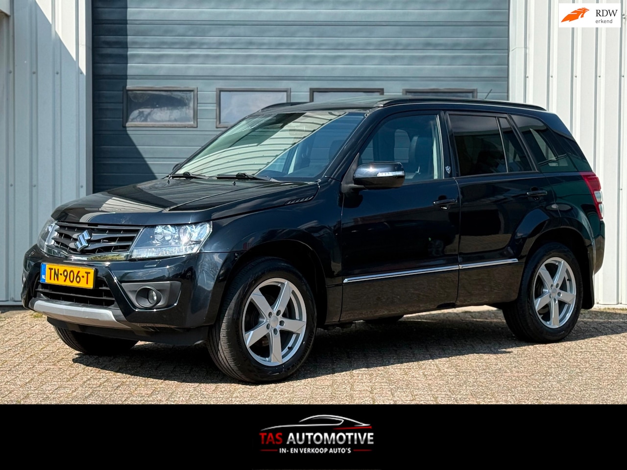 Suzuki Grand Vitara - 2.4 Exclusive AUTOMAAT / NAVI / LEER - AutoWereld.nl