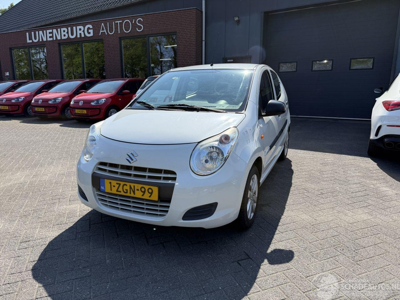 Suzuki Alto - 1.0 Celebration EASSS 1.0 Celebration EASSS (Hatchback 5-dr.) - AutoWereld.nl