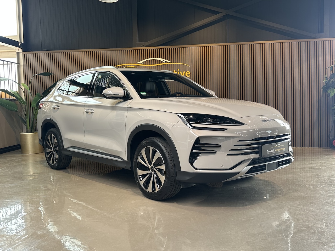 BYD Seal U - 1.5 DM-i FWD Boost Head up Panorama Volledig leer el stoelen Navigatie Cruise Control - AutoWereld.nl