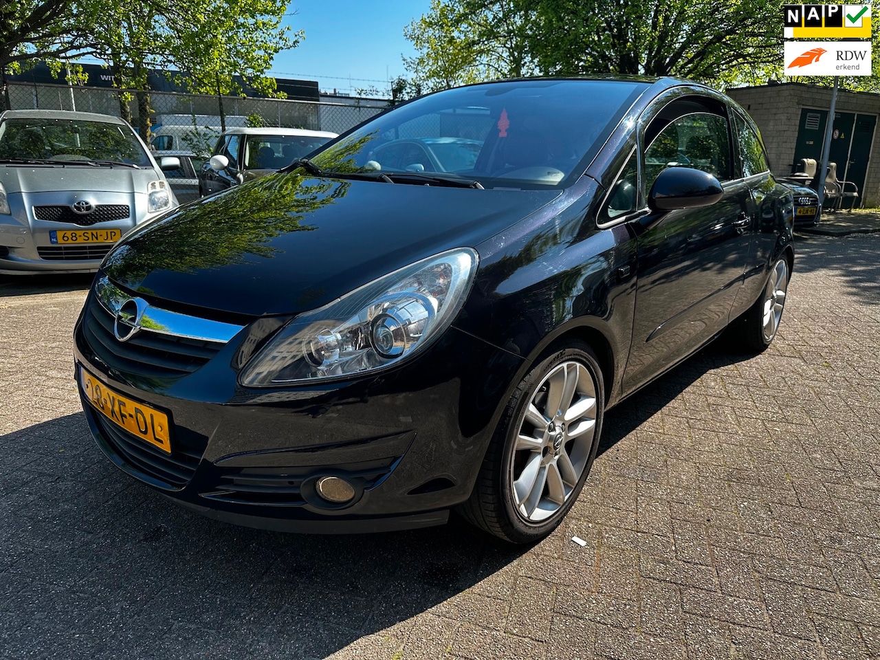 Opel Corsa - 1.4-16V Cosmo 1.4-16V Cosmo,automaat,camera,opendak - AutoWereld.nl