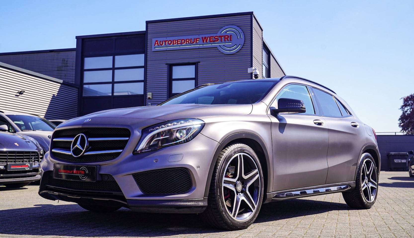 Mercedes-Benz GLA-Klasse - 250 Business | Panorama | Camera | Sportstoelen - AutoWereld.nl