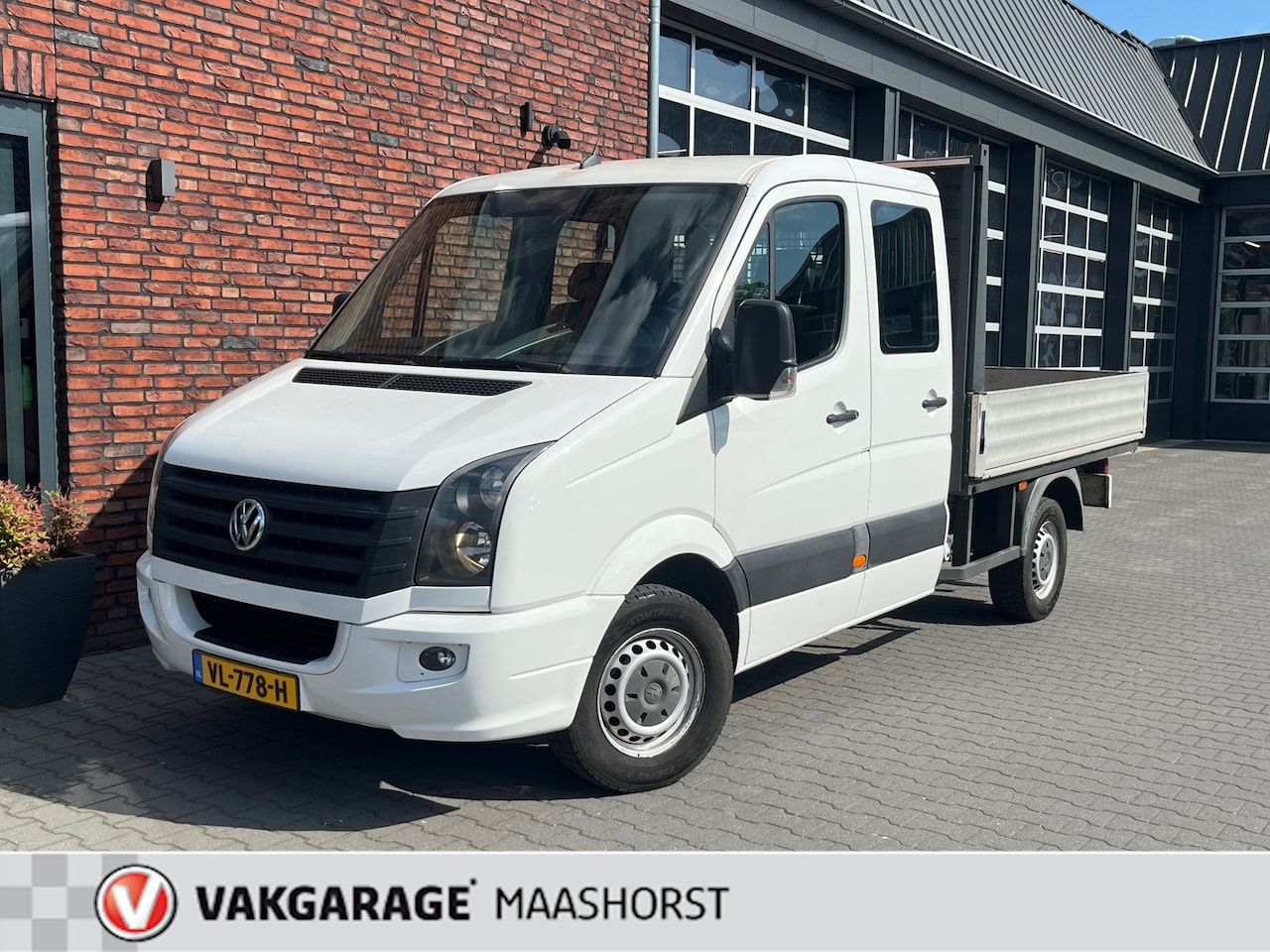 Volkswagen Crafter - 50 2.0 TDI L2H1 DC Laadbak 6-Pers. 3500Kg Trek Airco/Cruise/Bluetooth - AutoWereld.nl