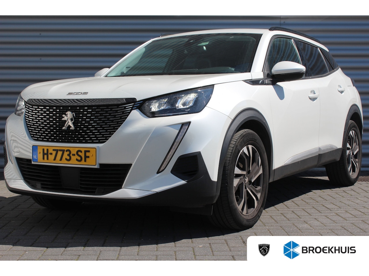 Peugeot 2008 - 1.2 PURETECH 100PK ALLURE PACK / NAVI / LEDER / CLIMA / LED / PDC / 17" LMV / CAMERA / KEY - AutoWereld.nl