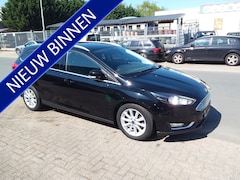 Ford Focus Wagon - 1.0 Titanium