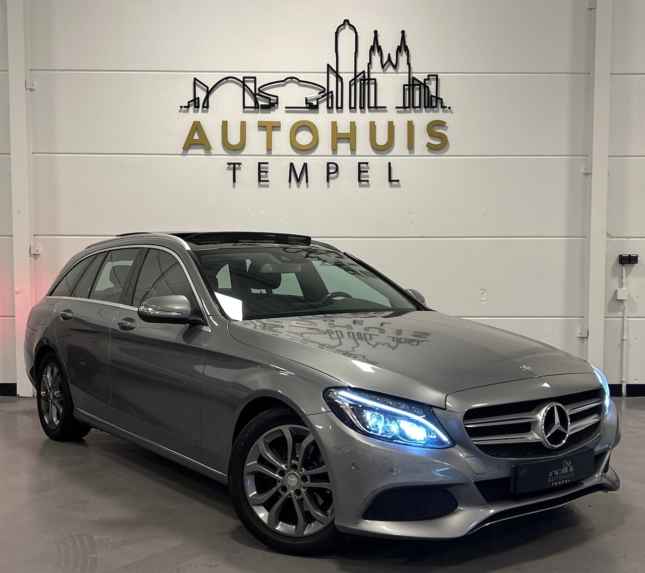 Mercedes-Benz C-klasse Estate - 180 Prestige Automaat Stoelverwarming Airco Led Pano Leder/Stof Cruise Start/Stop - AutoWereld.nl