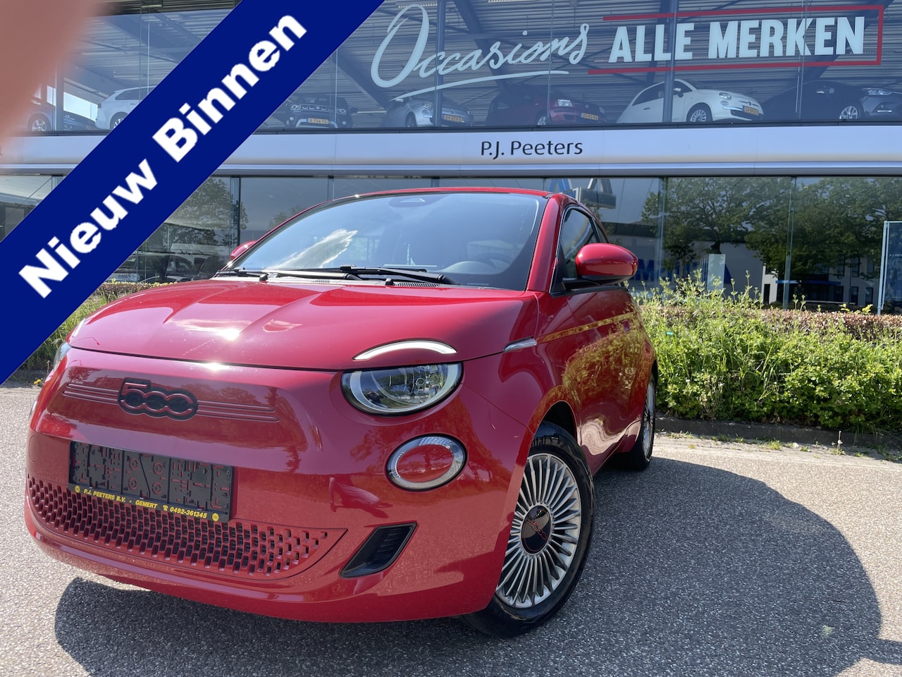 Fiat 500e - Red 42 kwh Achteruitrijcamera - Airco - Parkeersensor achter - Navigatiesysteem - Apple ca - AutoWereld.nl