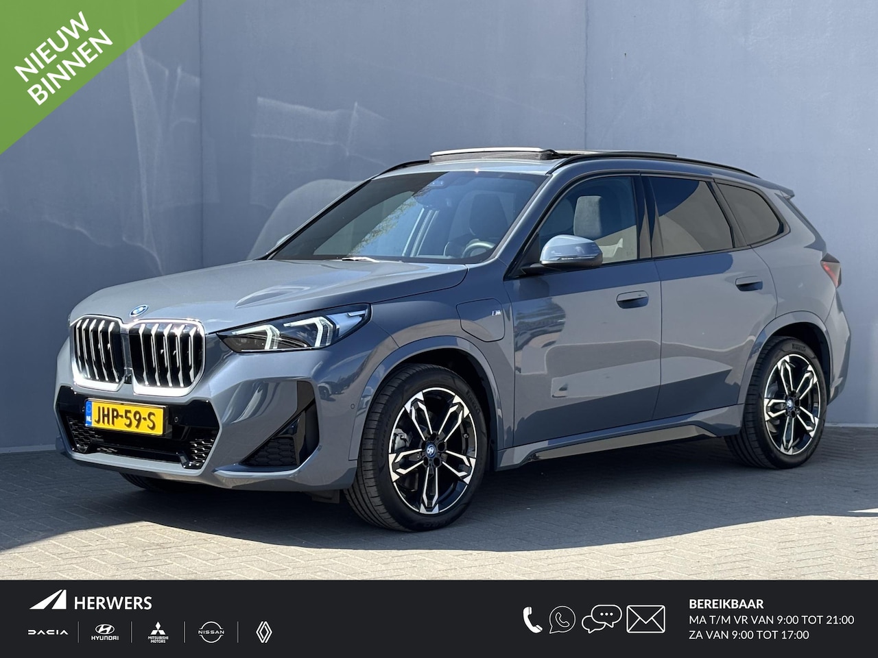BMW X1 - xDrive30e 326 PK M-SPORT / Fabrieksgarantie tot 05-2028 / Glazen schuif- en kanteldak / He - AutoWereld.nl