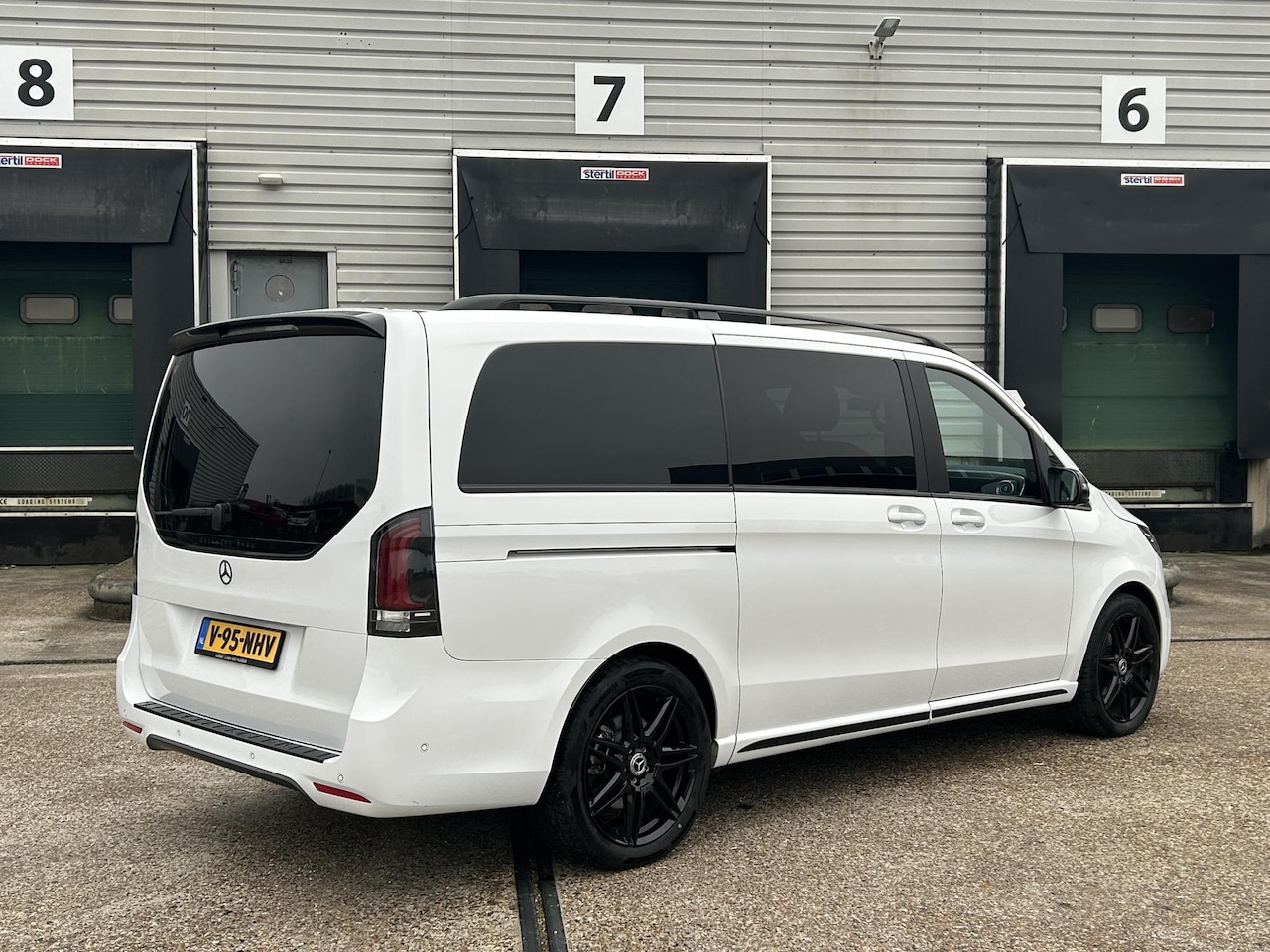 Mercedes-Benz EQV - 300 L2 90kWh Dubbel Cabine | Airmatic | Memory pakket | Burmester | Adaptieve Cruise Contr - AutoWereld.nl