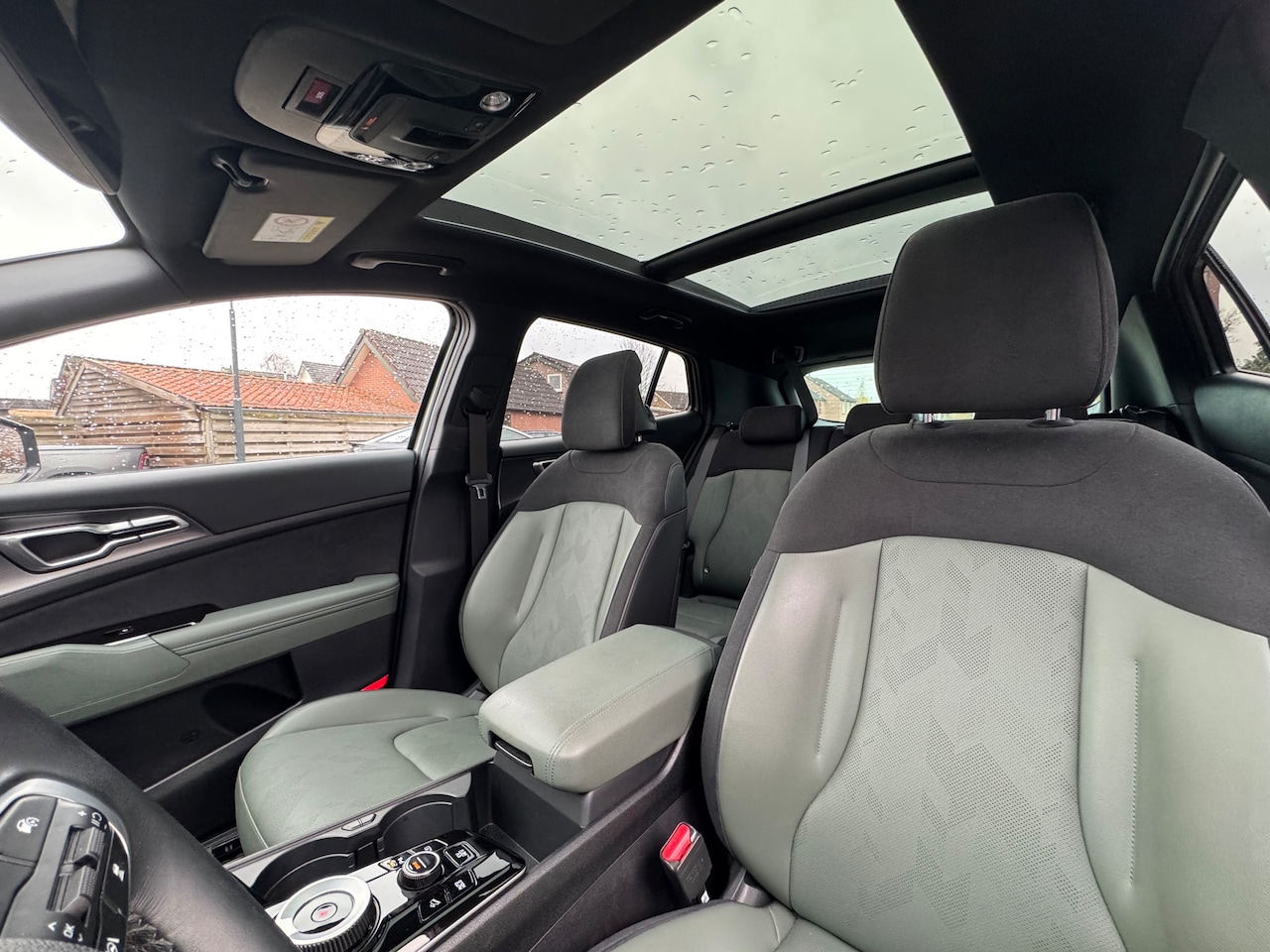 Kia Sportage - 1.6 T-GDi Plug-in Hybrid 4WD Dark Edition - AutoWereld.nl