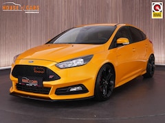 Ford Focus - ST-2 2.0 250pk |Fox-sportuitlaat|REVO|H&R veren|Sony|blind spot|cruise control|winterpack|