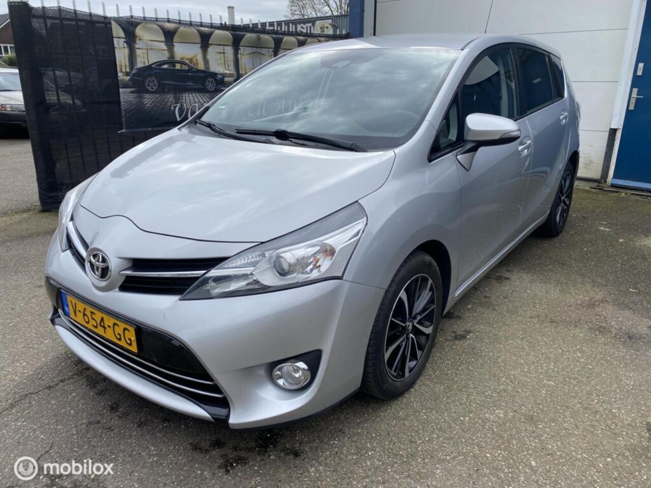Toyota Verso - 1.6 D-4D Dynamic !! GRIJS KENTEKEN !! ECC NAVI CRUISE - AutoWereld.nl