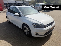 Volkswagen e-Golf - 116 PK | Automaat | Cruise Control | Stoelverwarming | Climate controle | Navigatie | Acht