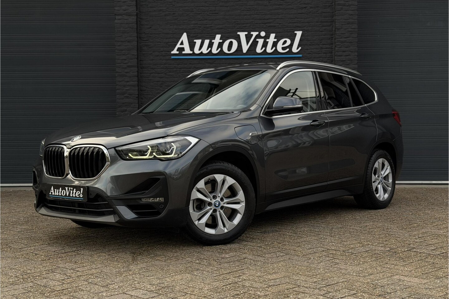 BMW X1 - xDrive25e | Trekhaak | Leder | LED | PDC V + A | 20x op voorraad! - AutoWereld.nl