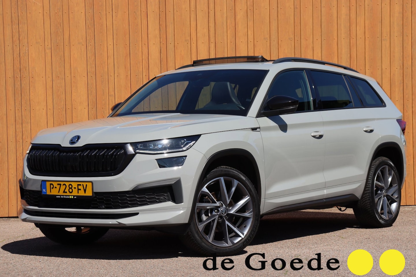 Skoda Kodiaq - 1.5 TSI Sportline Bus. 7persoons org.NL el.schuif/pano-dak stuurverw el.klep - AutoWereld.nl