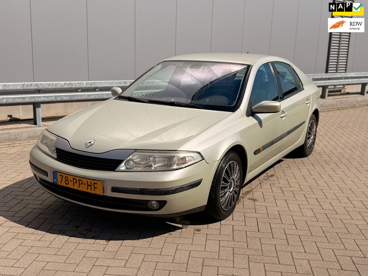 Renault Laguna - 1.8-16V Tech Road 1.8-16V Tech Road - AutoWereld.nl