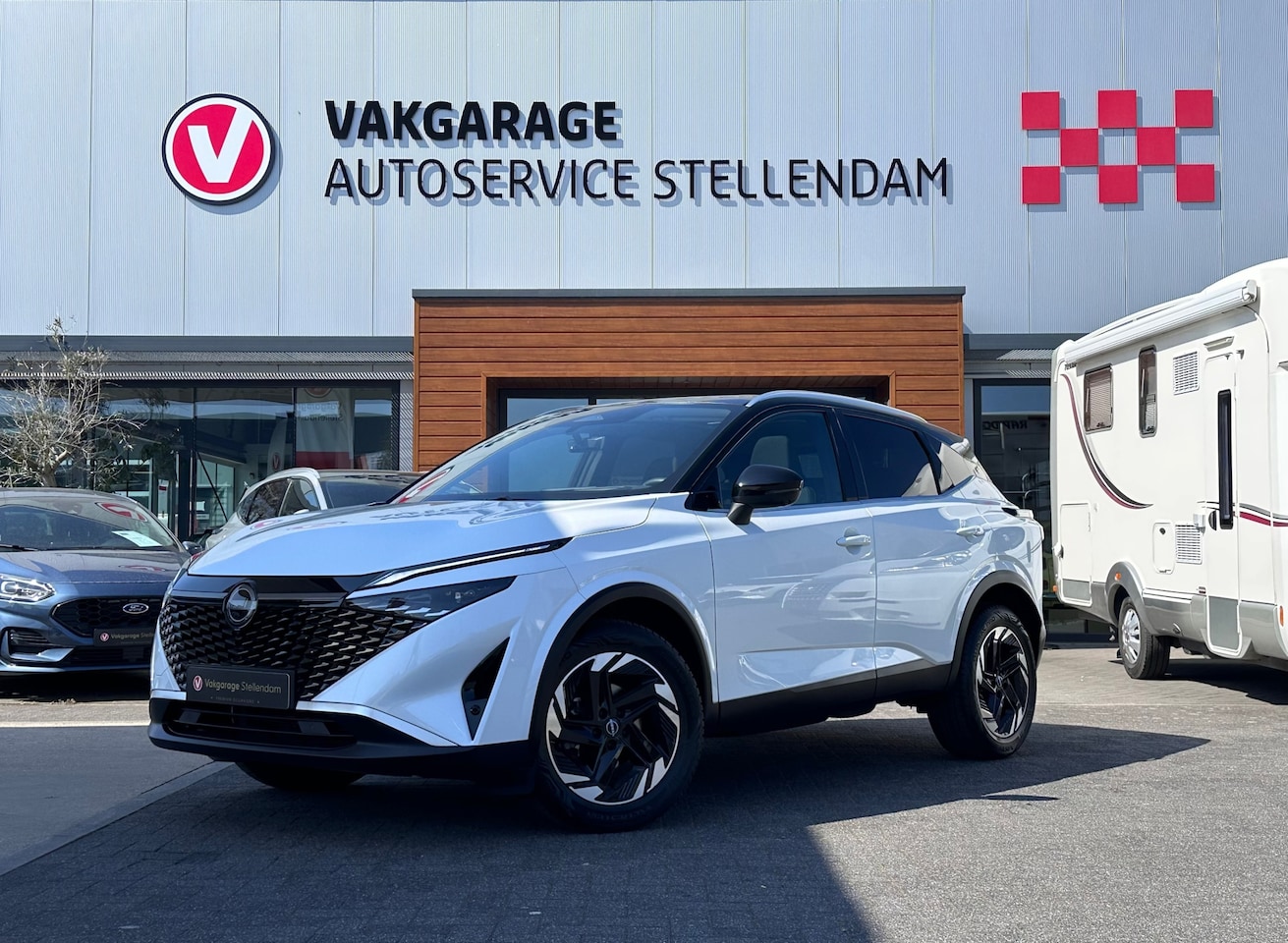 Nissan Qashqai - 1.3 MHEV Xtronic N-Connecta|Panodak|Cold Pack|360 Camera|Elektr Kofferklep|Head-Up - AutoWereld.nl