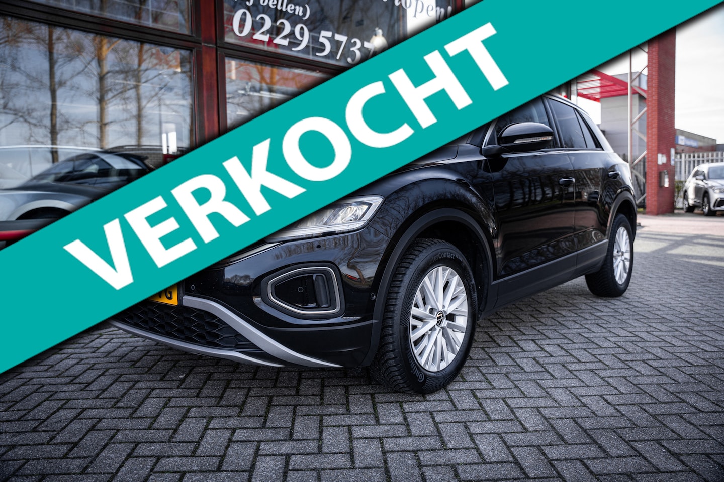 Volkswagen T-Roc - 1.5 TSI Business+ | LED | Navigatie |Stoel en stuurwielverwarming |Adaptieve cruise contro - AutoWereld.nl