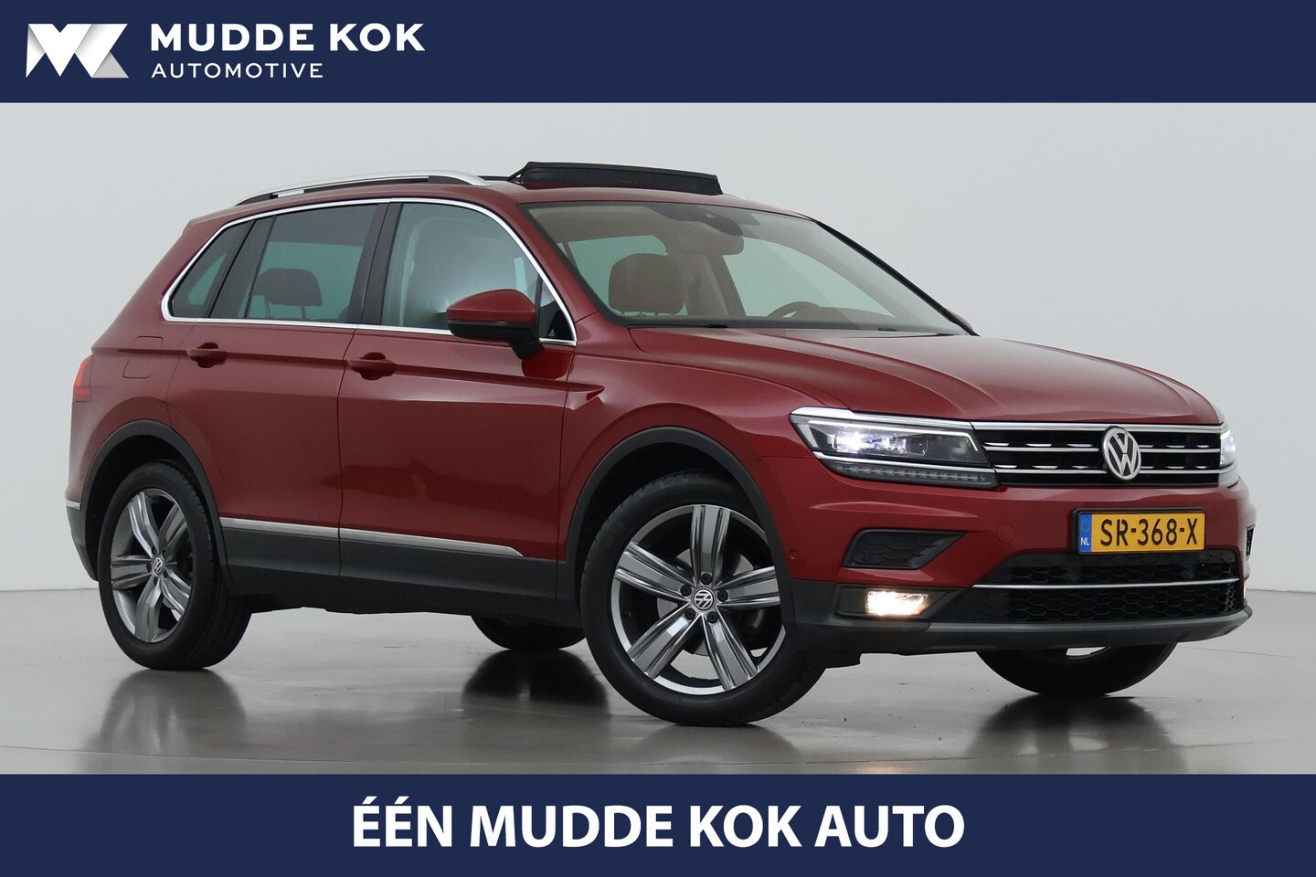 Volkswagen Tiguan - 1.4 TSI ACT Highline | Panoramadak | Trekhaak | Stoelverwarming | Camera | Leder - AutoWereld.nl