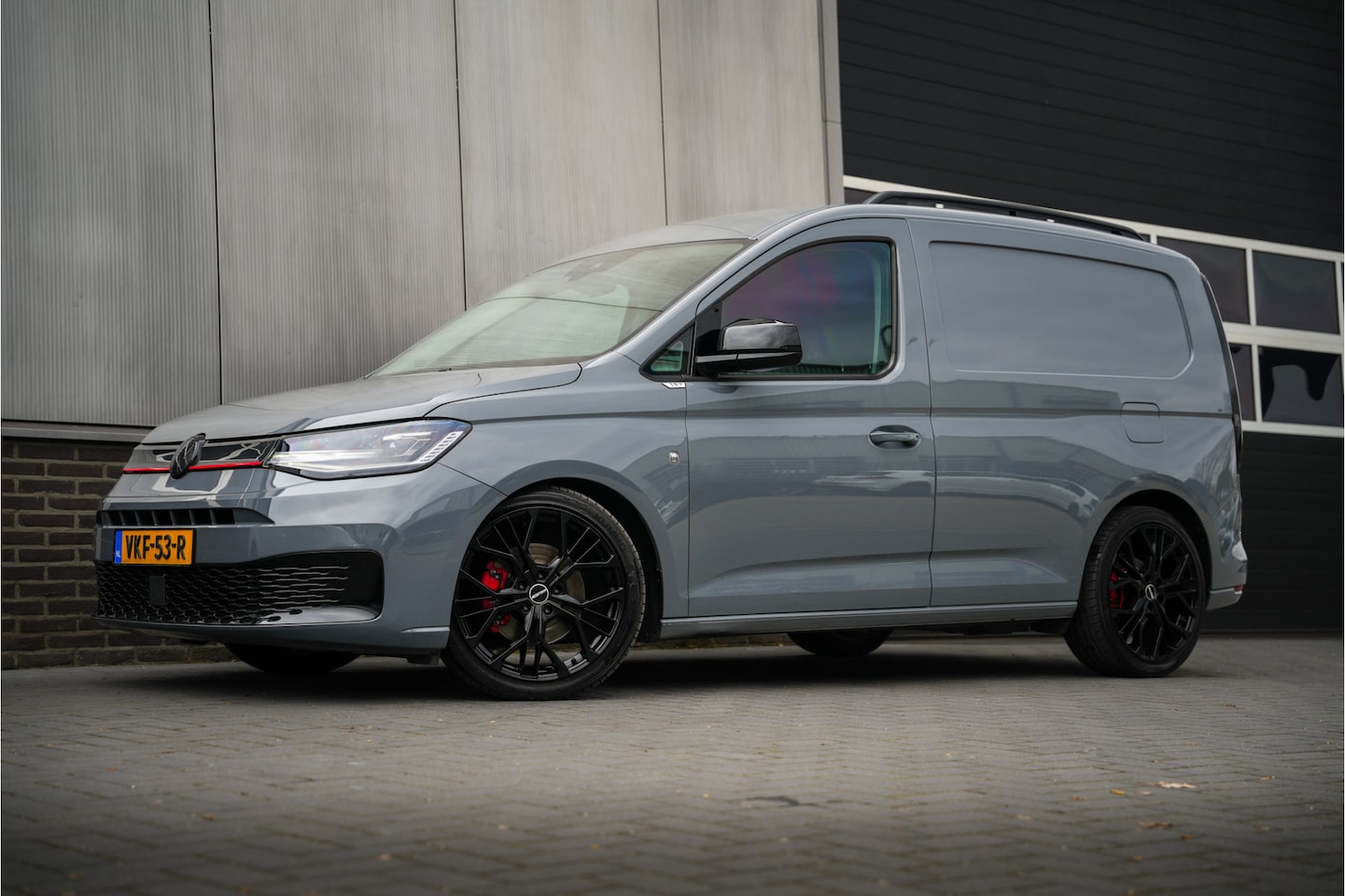 Volkswagen Caddy Cargo - 2.0 TDI 200 pk 1st Edition /NL-Auto/ BTW-Auto/ Pure-Grey/ Camera/ Adap.Cruise/ Keyless/ Ap - AutoWereld.nl