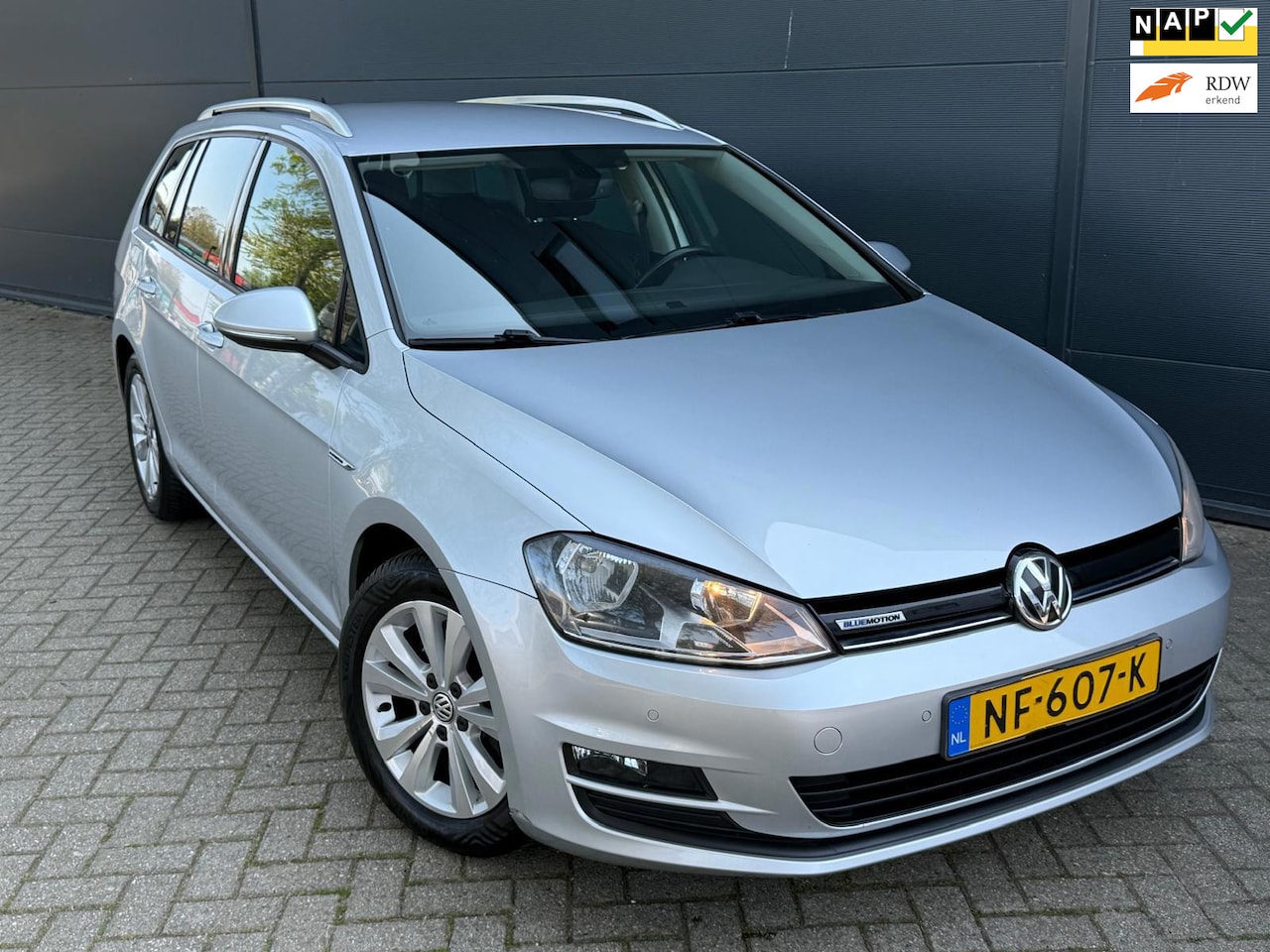 Volkswagen Golf Variant - 1.0 TSI/Navi/camera/carplay/airco/ cruise/trekhaak - AutoWereld.nl