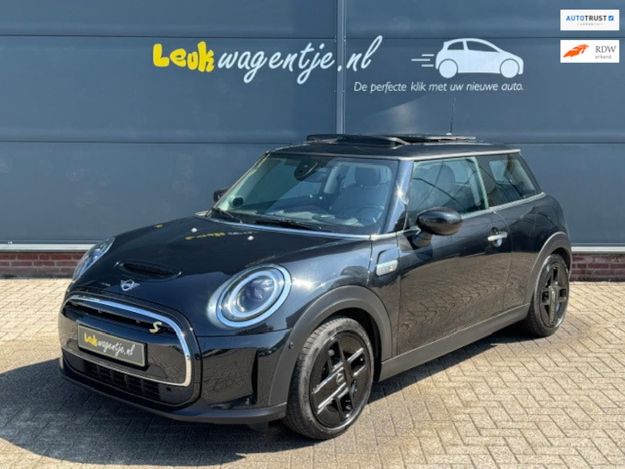 MINI Mini-Electric - Classic *pano *carplay *camera *head up - AutoWereld.nl