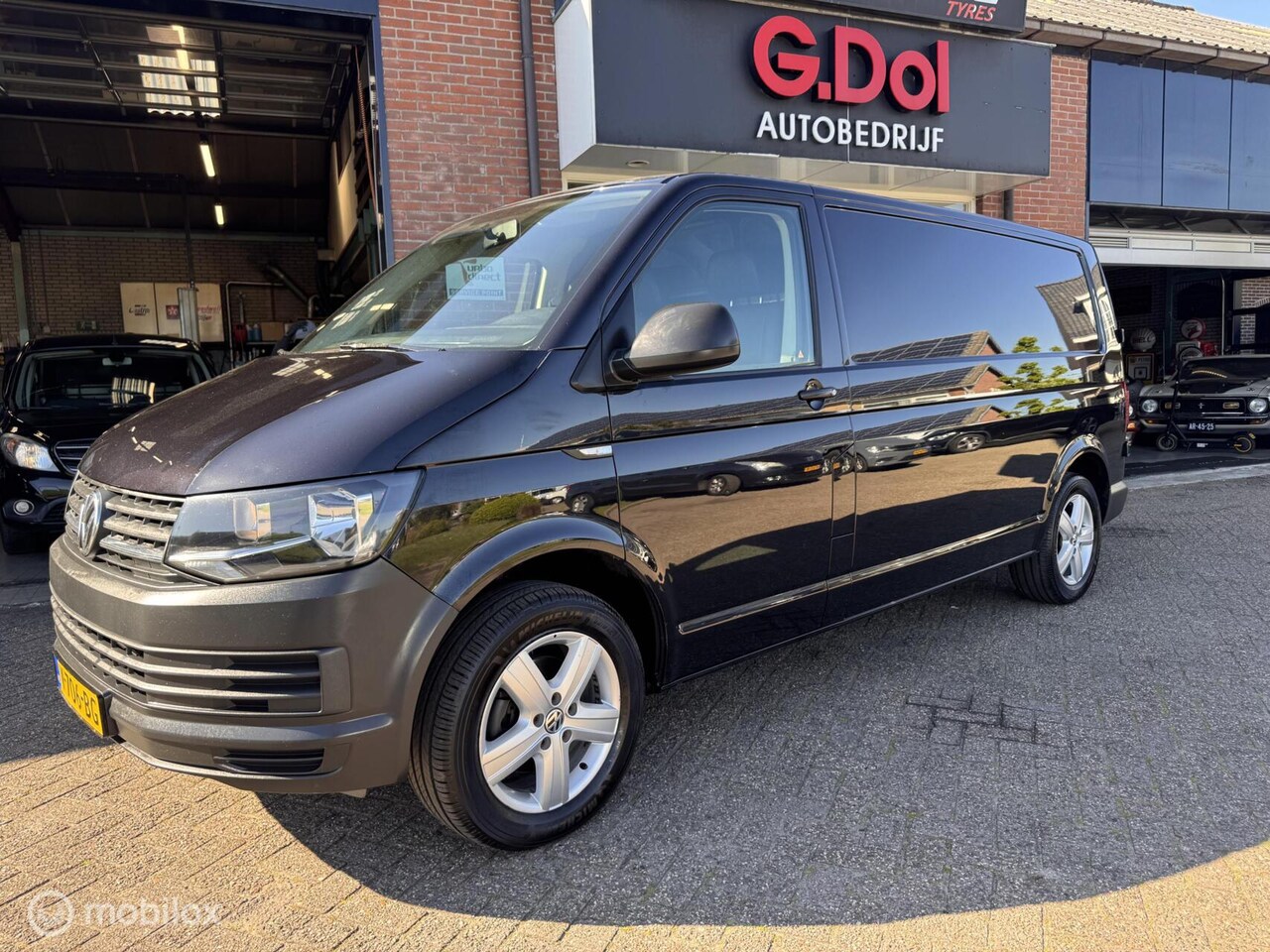 Volkswagen Transporter - 2.0 TDI L2H1 2.0 TDI L2H1 - AutoWereld.nl