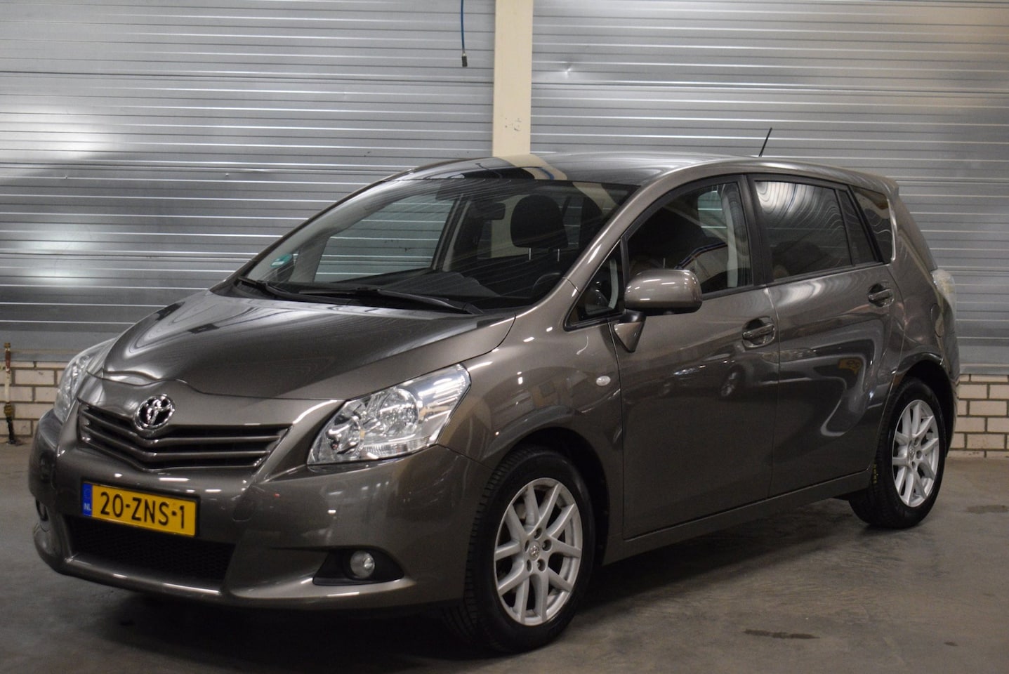 Toyota Verso - 1.8 VVT-i Business Titanium Dealer onderhouden+ Panoramadak|Achteruitrijcamera|Navigatie|B - AutoWereld.nl