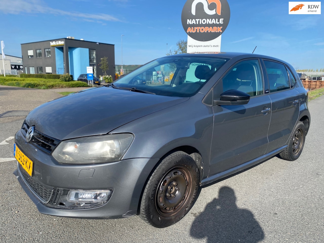 Volkswagen Polo - 2011 * 1.2 Easyline * 5 DRS * AIRCO * ELEC. RAMEN * NIEUWE APK! - AutoWereld.nl