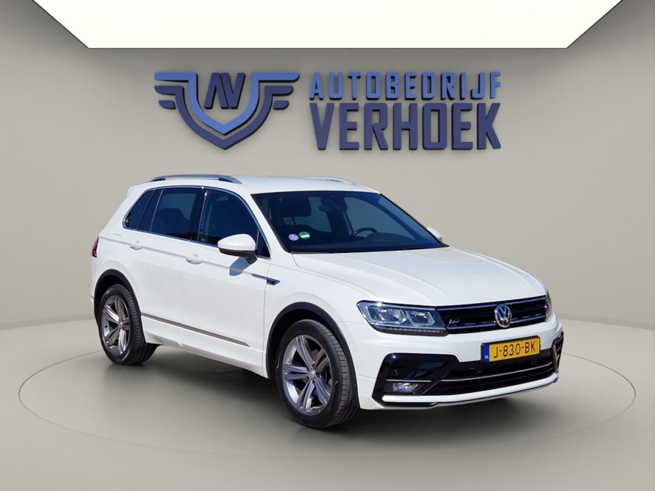 Volkswagen Tiguan - 1.5 TSI R-Line Trekhaak - NL Auto - Virtual Cockpit - Automaat - AutoWereld.nl