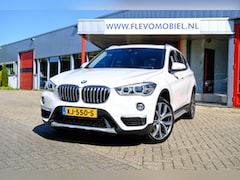 BMW X1 - XDrive20i 192pk Centennial High Executive Aut. Pano|Leder|Sportstoelent|LMV