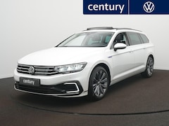 Volkswagen Passat - 1.4 TSI PHEV GTE Business Panorama schuifdak - LED - Navigatie - Camera - ACC- Ergo-comfor