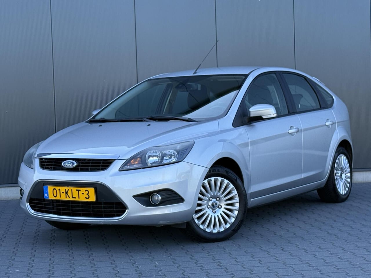 Ford Focus - 1.6 Titanium Keurige Auto - Goed Onderhouden - Airco - AutoWereld.nl