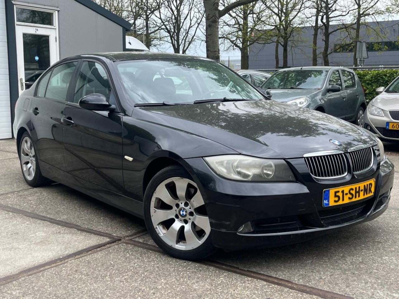BMW 3-serie - 318i High Executive | Clima | 6bak | Cruise | Lm velgen - AutoWereld.nl