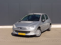 Peugeot 206 - 1.4 Génération | Airco | Trekhaak | Cruise Controle | 5 deurs