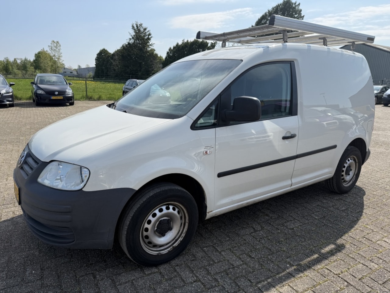 Volkswagen Caddy - 2.0 SDI 2004 IMPERIAAL, trekhaak APK 31-5 - AutoWereld.nl