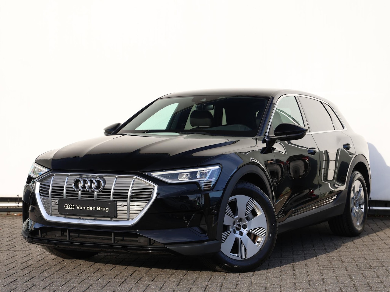 Audi e-tron - 55 quattro edition 408pk | Trekhaak | Stoelverwarming | Apple Carplay | Navi - AutoWereld.nl