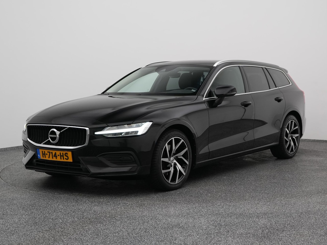 Volvo V60 - 2.0 T4 Momentum Pro | CAMERA | CRUISE - AutoWereld.nl