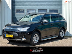 Mitsubishi Outlander - 2.0 Intense CLIMA / CRUISE / PDC