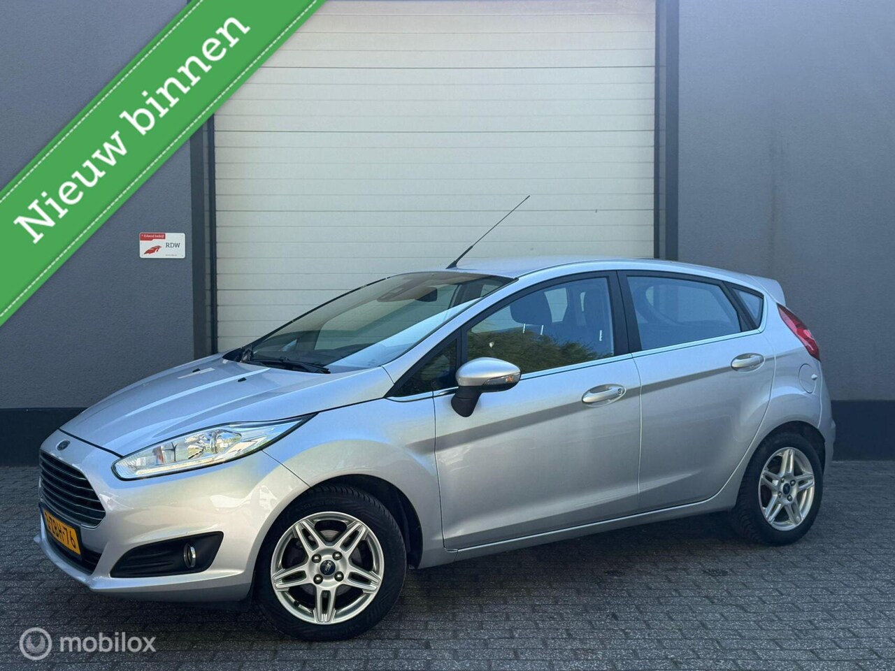 Ford Fiesta - 1.0 EcoBoost Titanium / automaat / nap / netjes - AutoWereld.nl