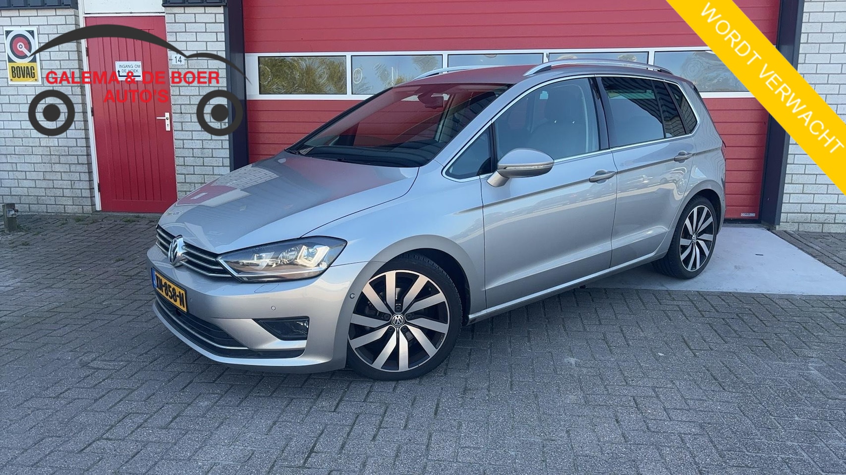 Volkswagen Golf Sportsvan - 1.4 TSI Highline AUTOMAAT / TREKHAAK / STOELVERW / XENON / CAMERA / NAVI / CLIMA / PDC / B - AutoWereld.nl