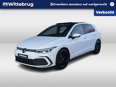 Volkswagen Golf - 1.4 DSG eHybrid 245PK GTE / Panoramadak / LED Matrix / Trekhaak / Standkachel / 18'' LMV