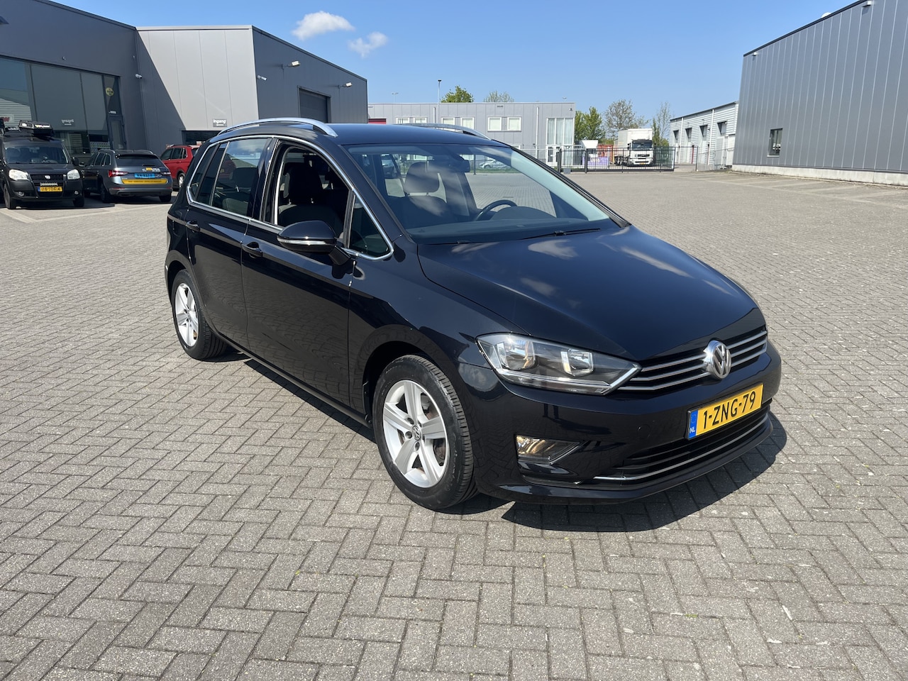 Volkswagen Golf Sportsvan - 1.2 TSI Highline NL AUTO - AutoWereld.nl
