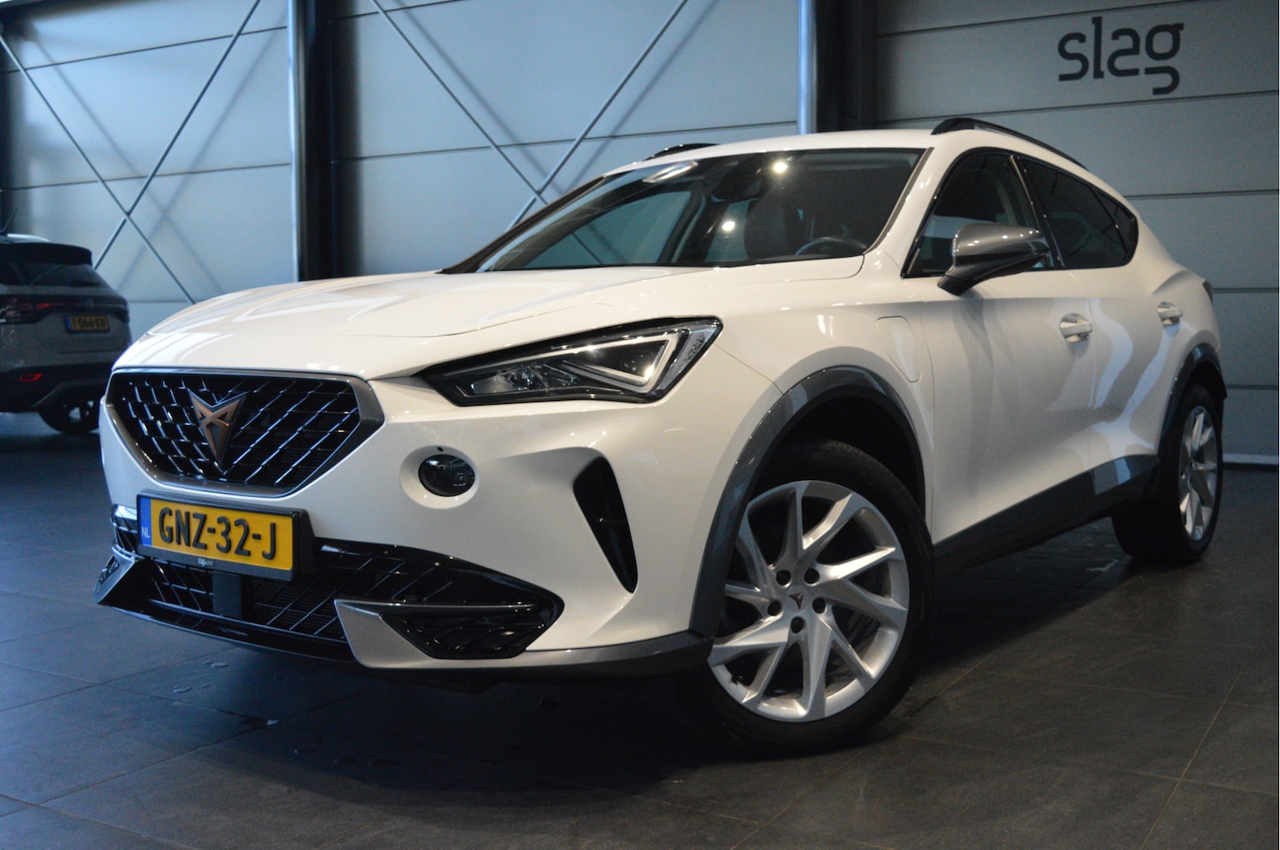 CUPRA Formentor - 1.4 e-Hybrid Carplay keyless cruise led pdc !! - AutoWereld.nl