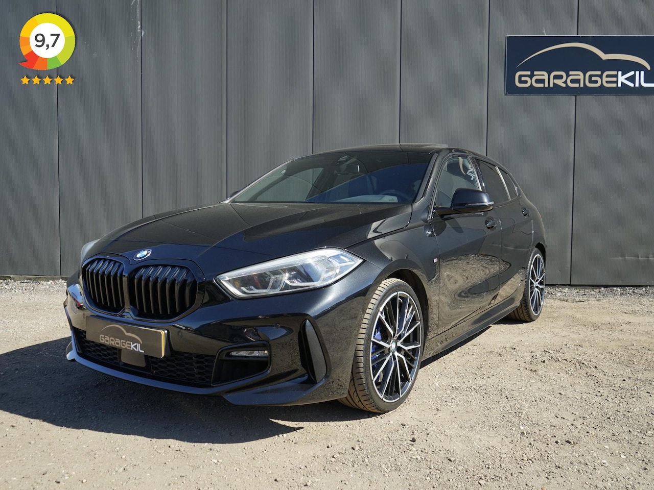 BMW 1-serie - 118i Executive Edition Pano / M sport pro / 19 inch / LED / Sportstoel / Sfeer / Camera / - AutoWereld.nl
