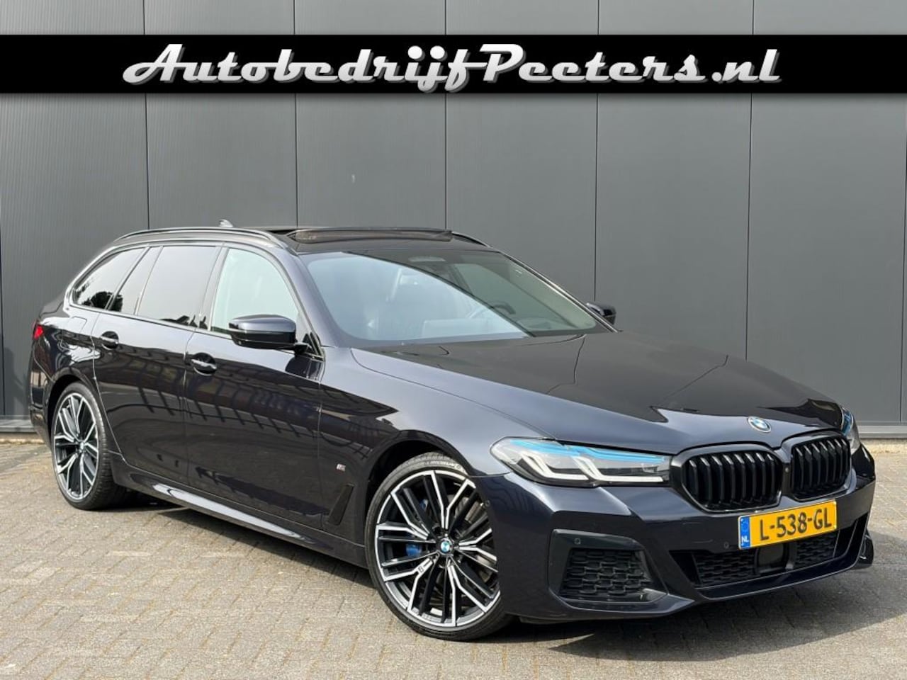 BMW 5-serie Touring - Touring 530i M Sport 1e eig. Pano HUD Laserlicht ACC H/K Camera Trekhaak - AutoWereld.nl